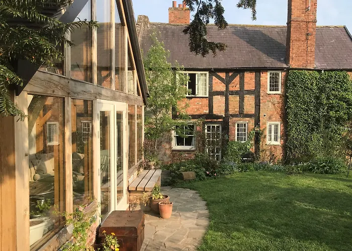 The Old Dower House Bed & Breakfast Whitchurch 