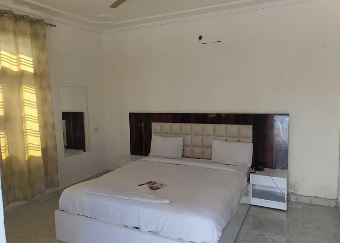 Viraj Guest House Noida