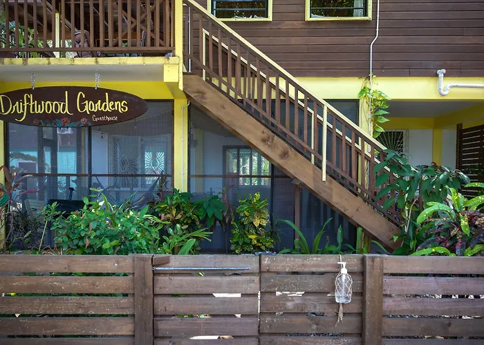 Driftwood Gardens Guesthouse Placencia