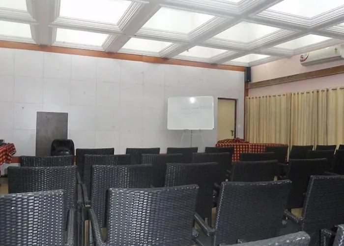Hotel Riviera Executive Aurangabad 