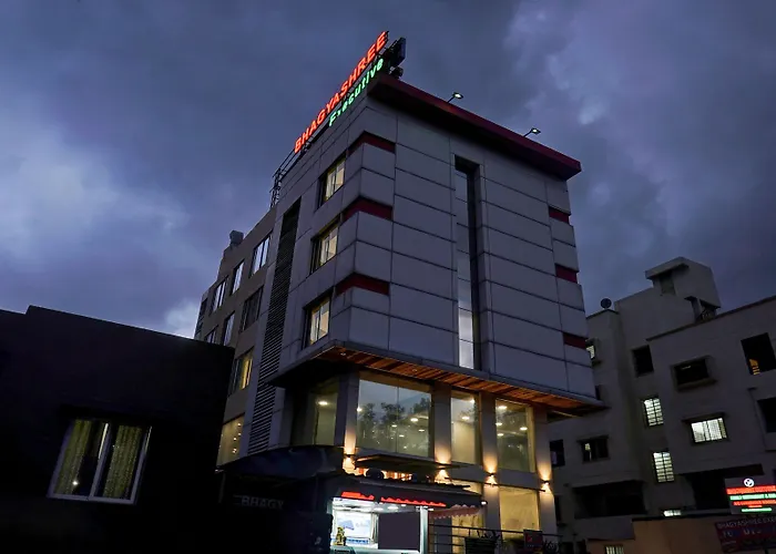 Treebo Bhagyashree Executive Hotel Mundhwa