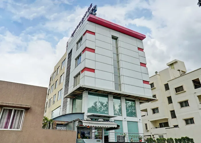 Treebo Bhagyashree Executive Hotel Mundhwa