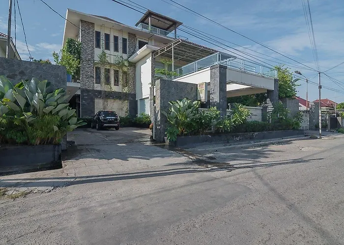 Reddoorz Plus Near Cambridge City Square 2 Medan