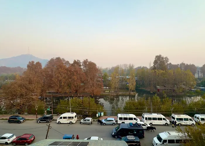 Kareem Residency Hotel Srinagar 
