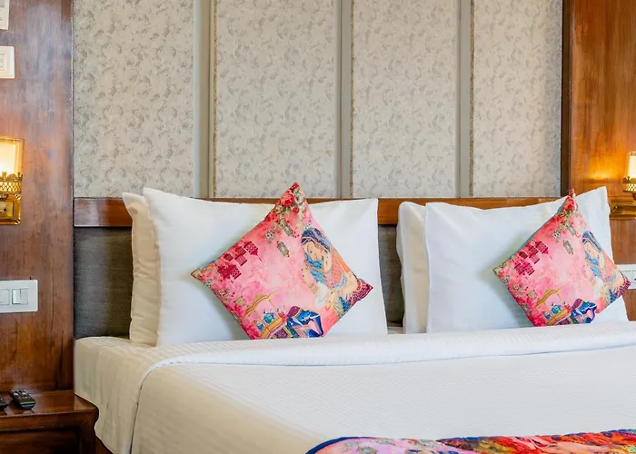 Hotel Paandora Grand,Udaipur
