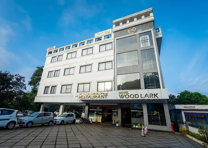 Hotel Woodlark Kattappana