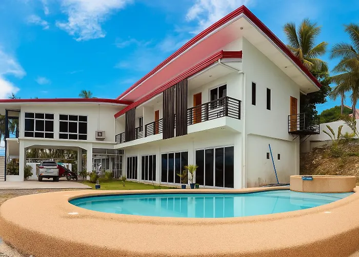 Elnora Delmar Travellers Inn Siquijor
