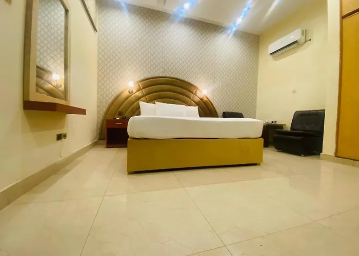 R.M Residency Hotel Lahore