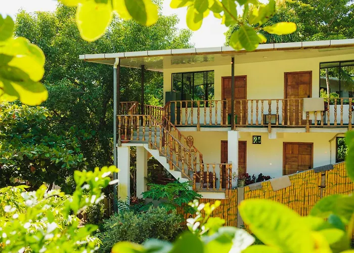 Mayara Hostal El Zonte