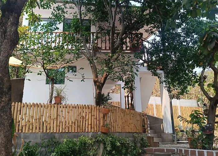 Mayara Hostal El Zonte