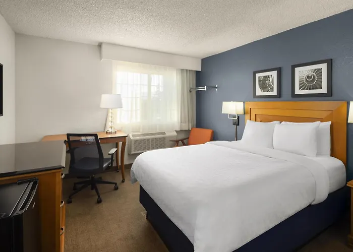 Harbor Town, BW Signature Collection By Best Western Manitowoc