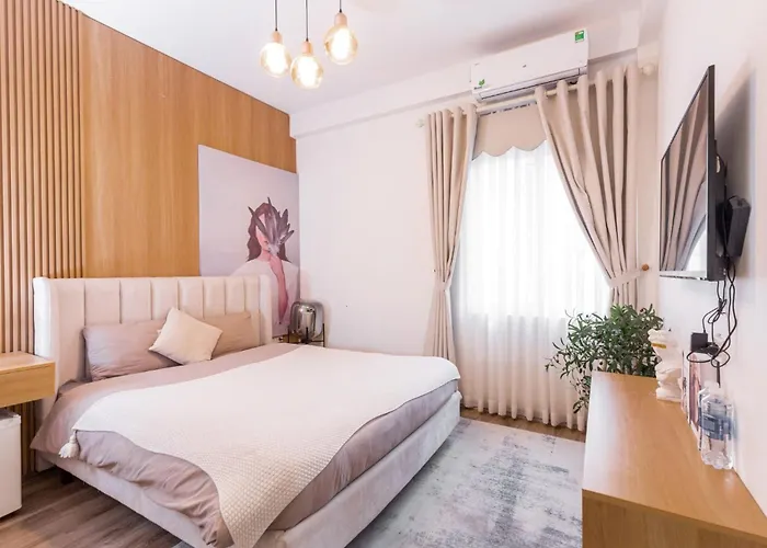 Hoa Hong Hotel - Xa Dan Hanoi