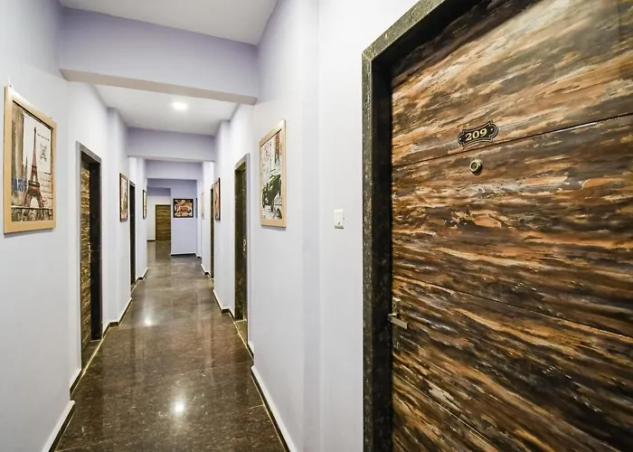 Hotel Golden - I Raipur 