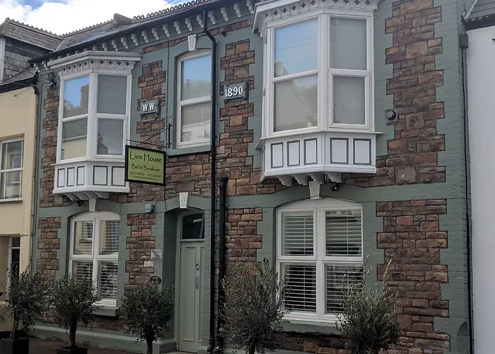 Lion House Bed & Breakfast With Restaurant Combe Martin