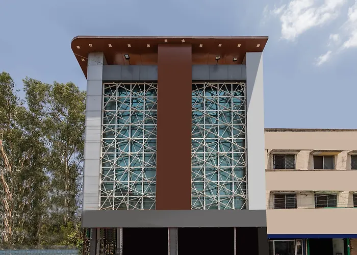 Oyo 41898 Balaji Palace Ratlam