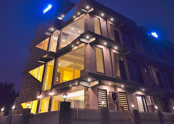 Ashira Inn Greater Noida