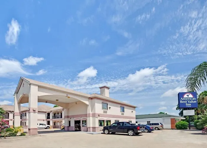 Sapphire Inn & Suites Deer Park