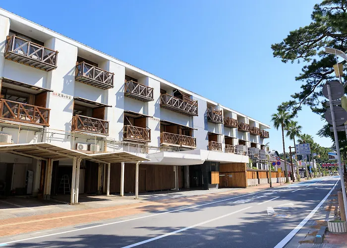 Hotel Shirahamakan