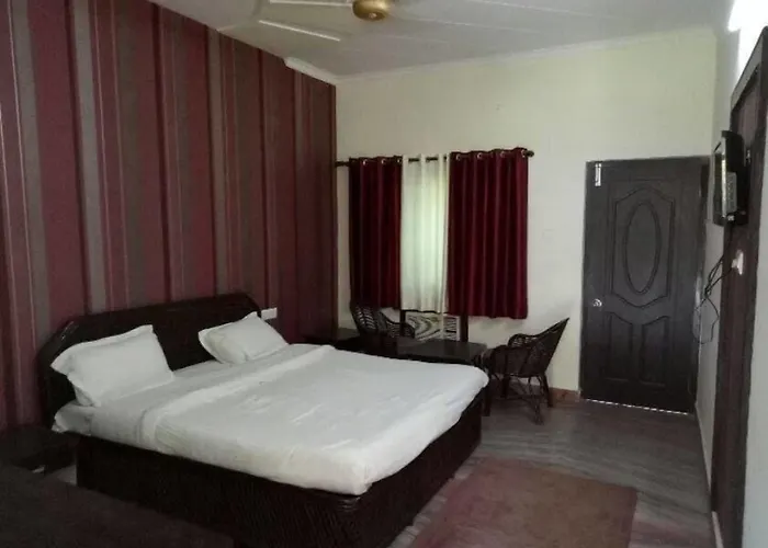 Adb Rooms Hotel Whispering River Manali 