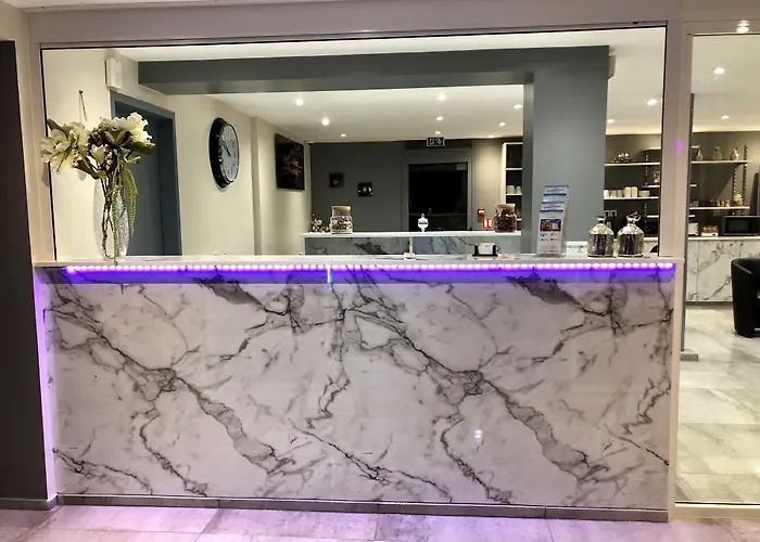 Hotel Les Beaux Soleils Cergy