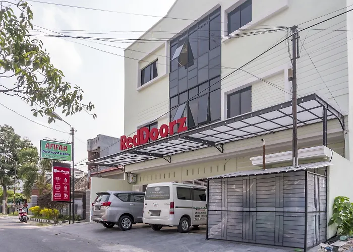 Reddoorz Syariah Near Stadion Teladan Medan