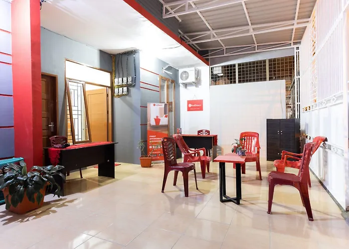 RedDoorz @ Jalan Dr Mansyur Medan 2 Hotel