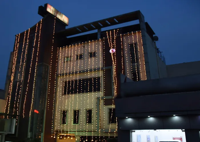 Treebo Red Petal Jalandhar Hotel