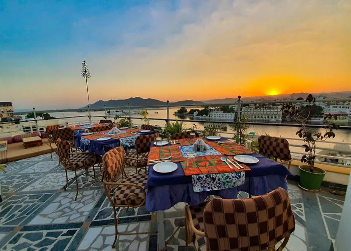 Hotel Mewar Haveli - At Lake Pichola Udaipur