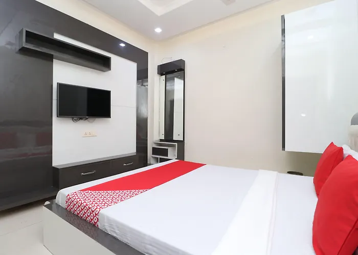 Oyo 29637 Hotel Kakkar Ludhiana