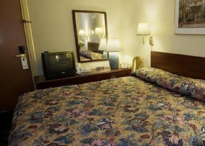Americas Best Value Inn Dearborn