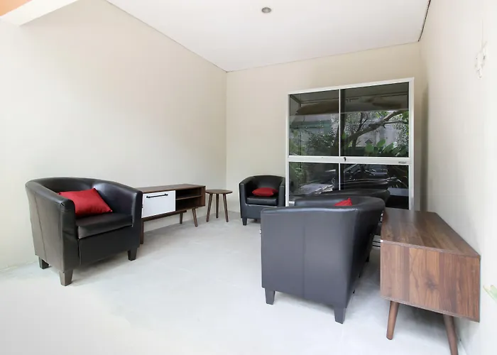 Reddoorz Near Solo Balapan Station 2 Hotel