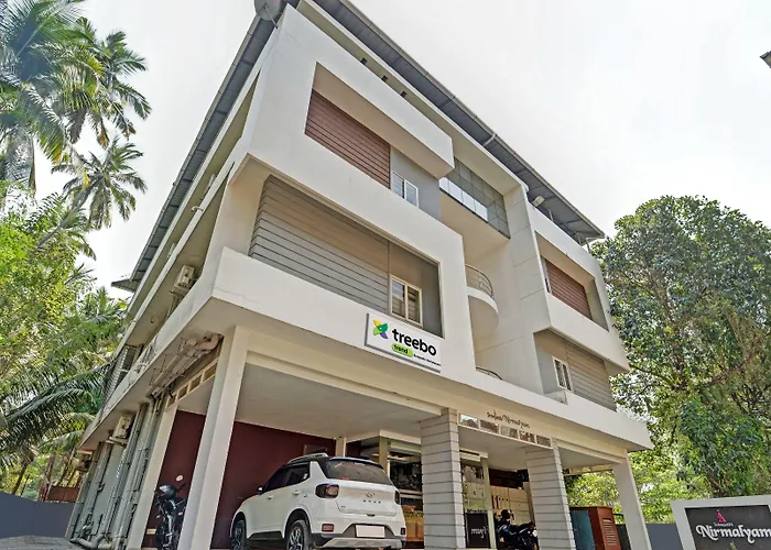Sreepathi Nirmalyam 400 Mts From Guruvayoor Temple Hotel Guruvayur