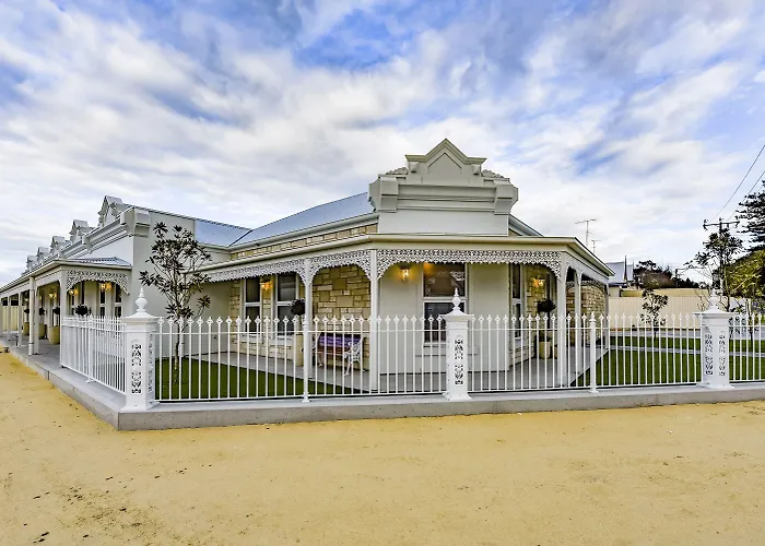 Aloha Central Luxury Accommodation Naracoorte