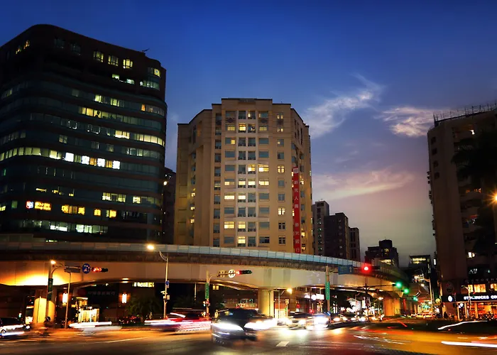 Dahu Park Hotel Taipei