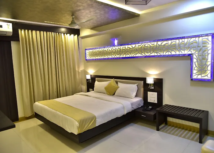 Fabexpress Time Square Hotel Thane