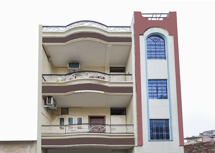 Oyo 17161 Hotel Mahalaxmi Ujjain
