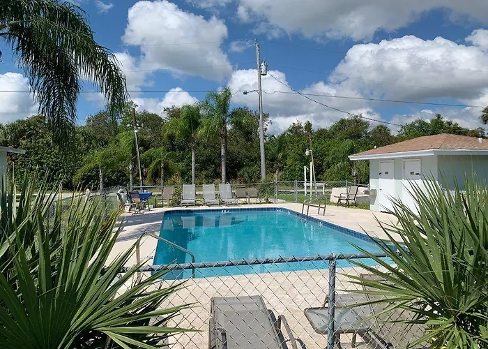 Sebastian Gardens Inn & Suites