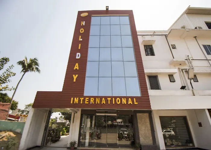 Oyo 33503 Hotel Holiday International Purnia