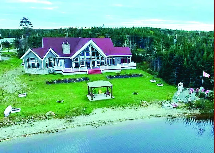 The Cozy Fox Hotel Louisbourg