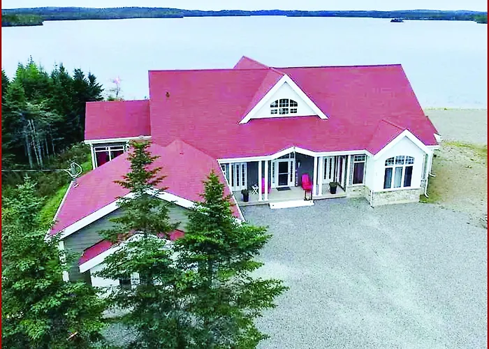 The Cozy Fox Hotel Louisbourg