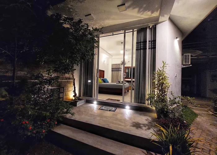 Chen Villa - Near Airport Negombo