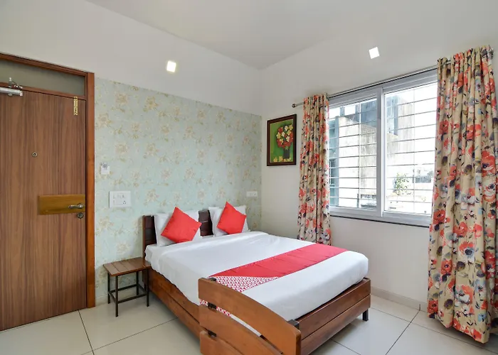 Oyo 22827 Hotel Prafulla Kolhapur
