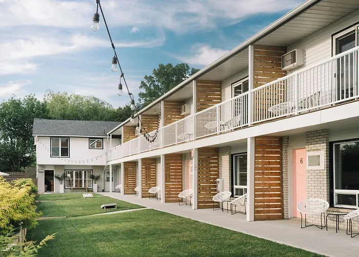 The June Motel, Prince Edward County Picton