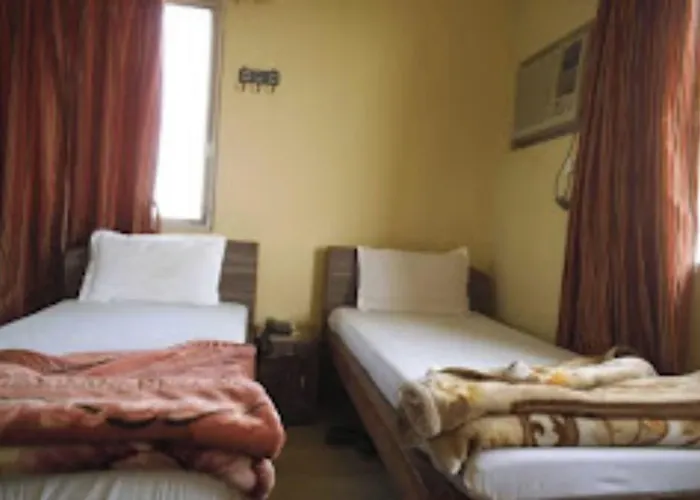 Goroomgo Central Guest House Agartala