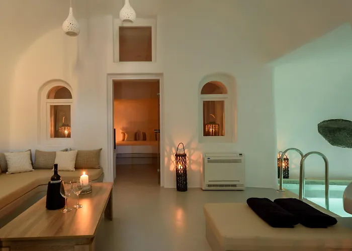 White Dream Suites Fira 