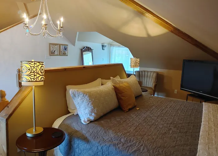 Stonewater Manor B&B Gananoque