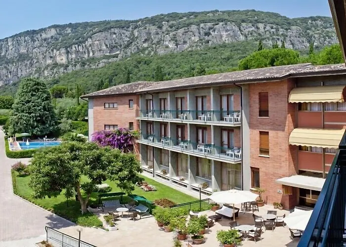 Hotel Gabbiano By Double Hospitality Garda 
