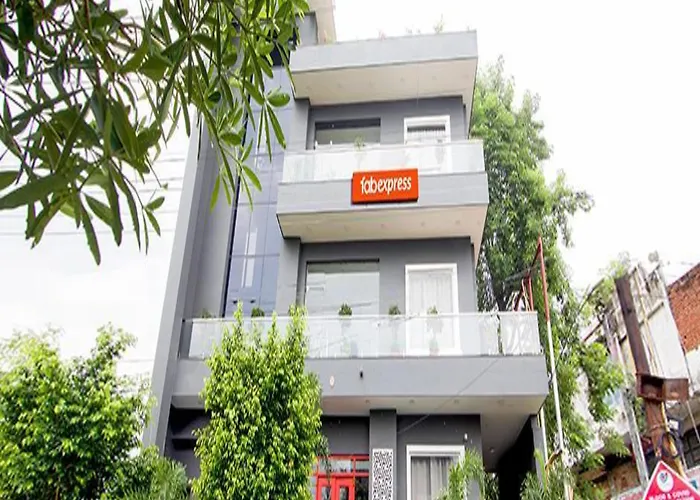 Fabhotel Kingston House Lucknow