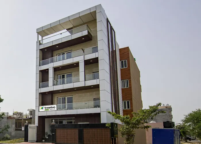 Treebo Grand Vista - 63A Hotel Noida
