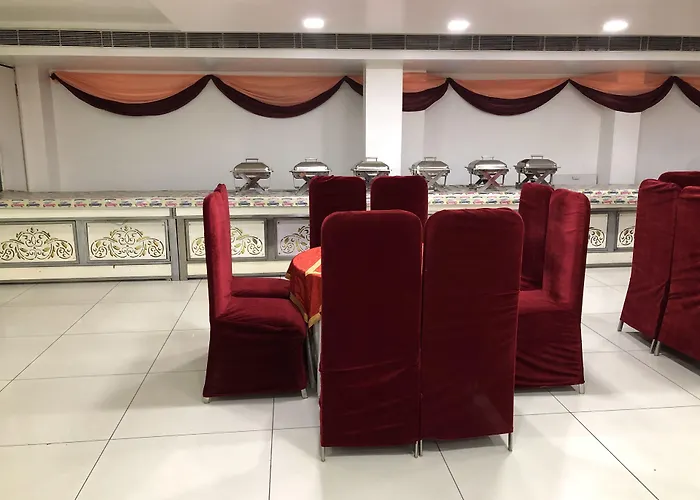 Hotel Mukund Residency And Banquet Delhi 